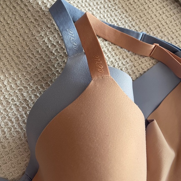 Very gently worn bras.   Only wore a couple times. - Picture 2 of 3